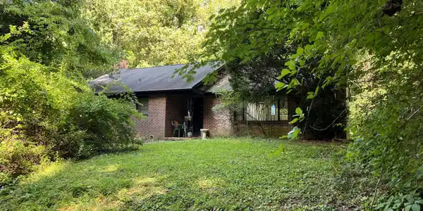 2804 Barber Hill Lane