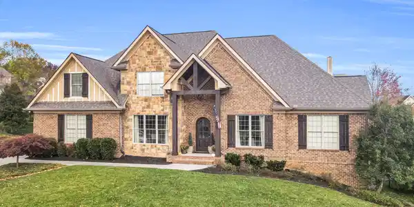 720 Lake Vista Lane
