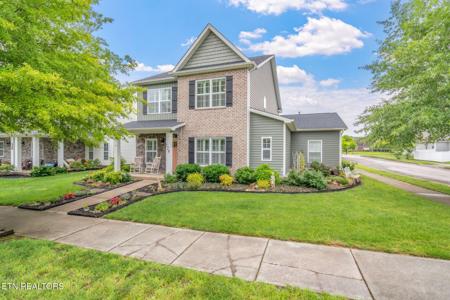 128 Hackberry St