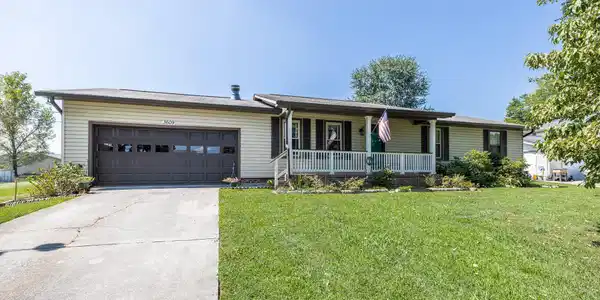 3609 Lakeside Drive