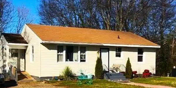 215 Hawthorne Ave