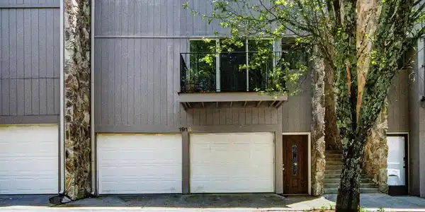 1918 Cherokee Bluff Drive