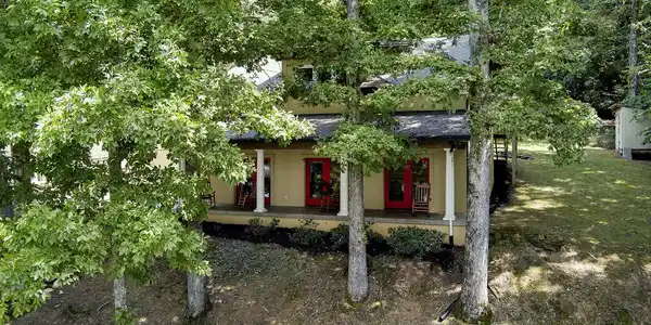 4501 Lakeside Drive