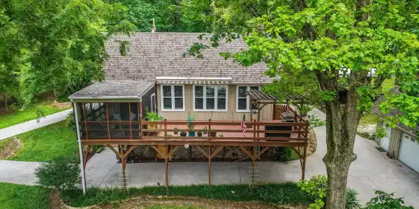 131 Shore Loop