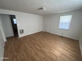 813 W Main St