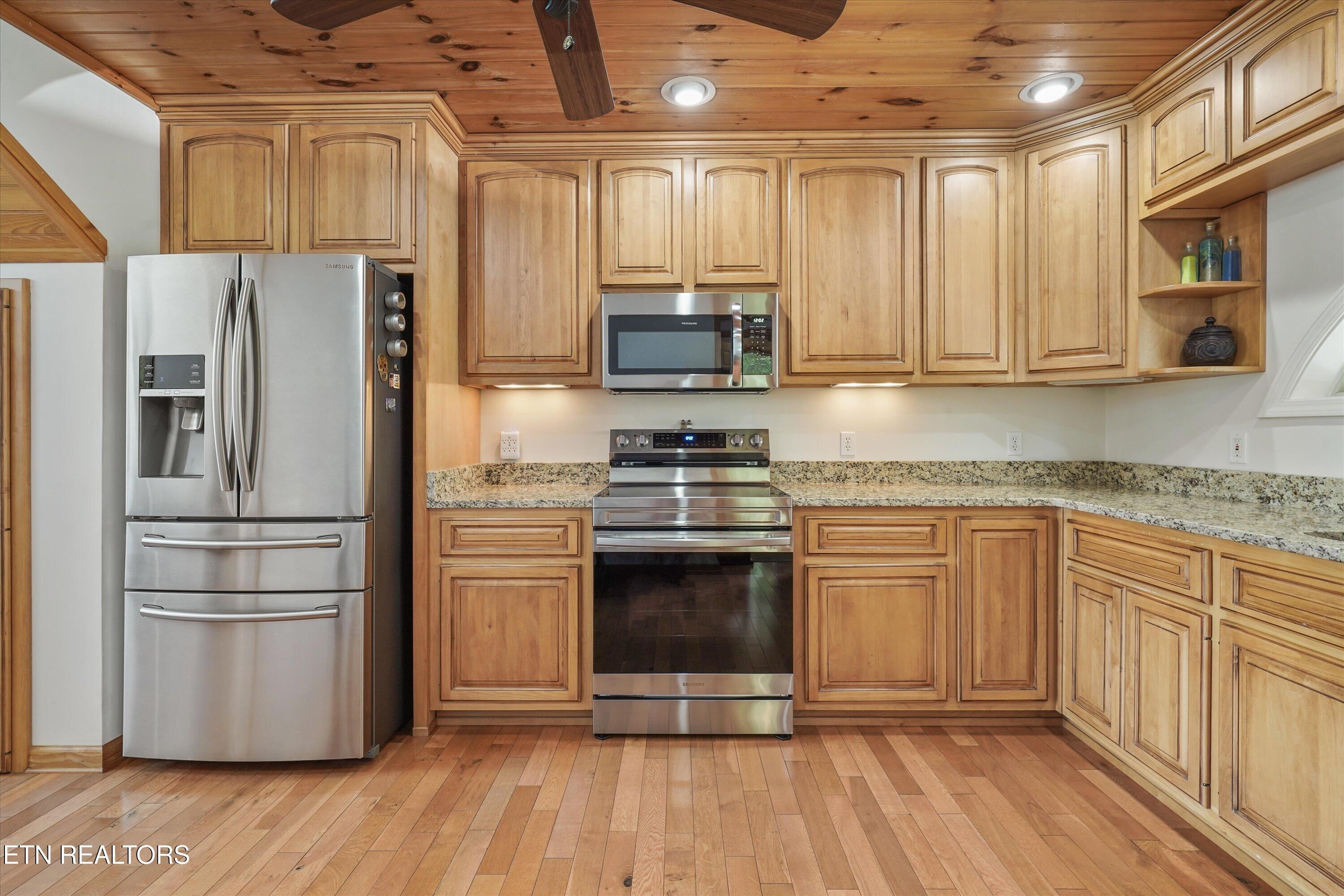 Image 3: 11-2529 McCloud Way 08