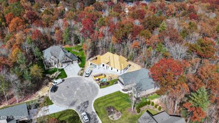 14 Laurelwood Circle