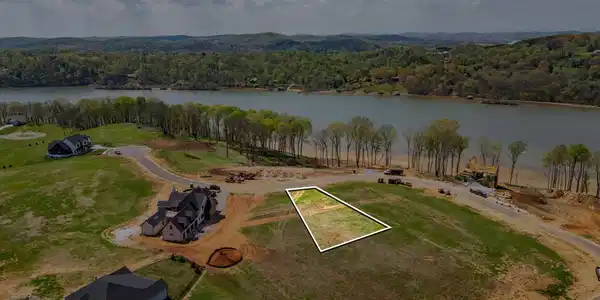 Image 2: 30-web-or-mls-DJI_0896-HDR-20 - wht ln e