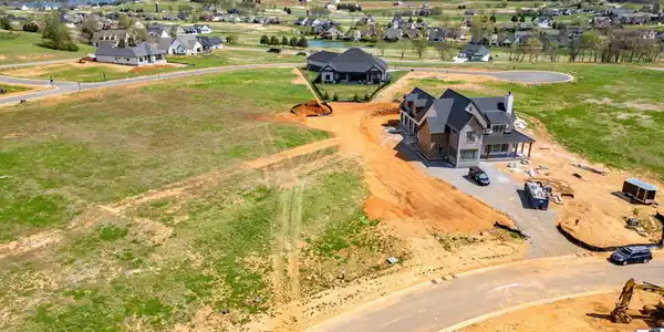 Image 3: 3-web-or-mls-DJI_0007-HDR-42