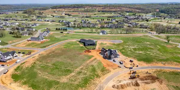 Image 4: 2-web-or-mls-DJI_0002-HDR-41