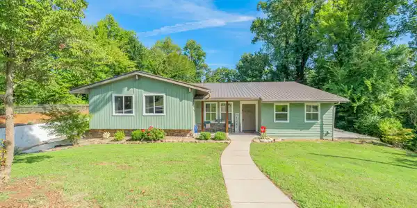 828 Sargent Drive