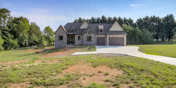 628 Disco Loop Rd
