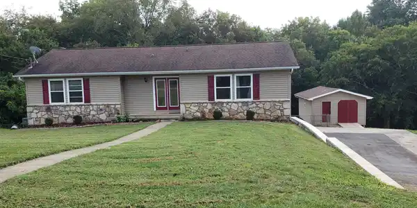 121 Littlebrook Circle