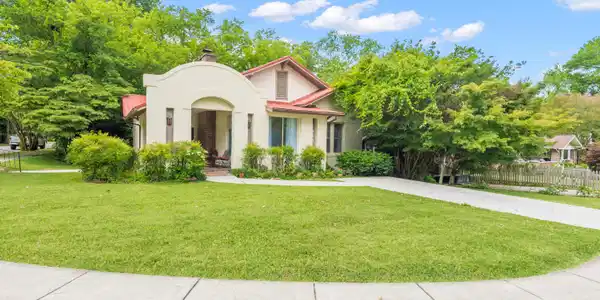 1948 Maplewood Drive