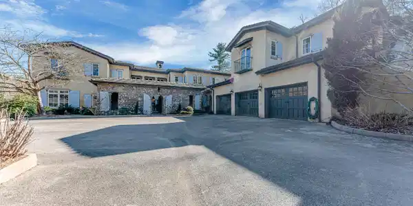 6780 Lakeland Drive Drive