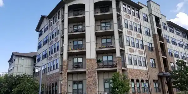 445 W Blount Ave