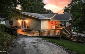 587 Flat Hollow Rd