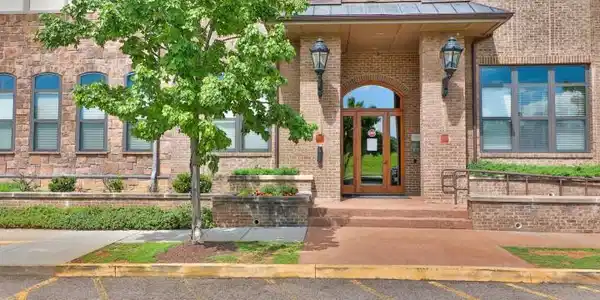 445 W Blount Ave