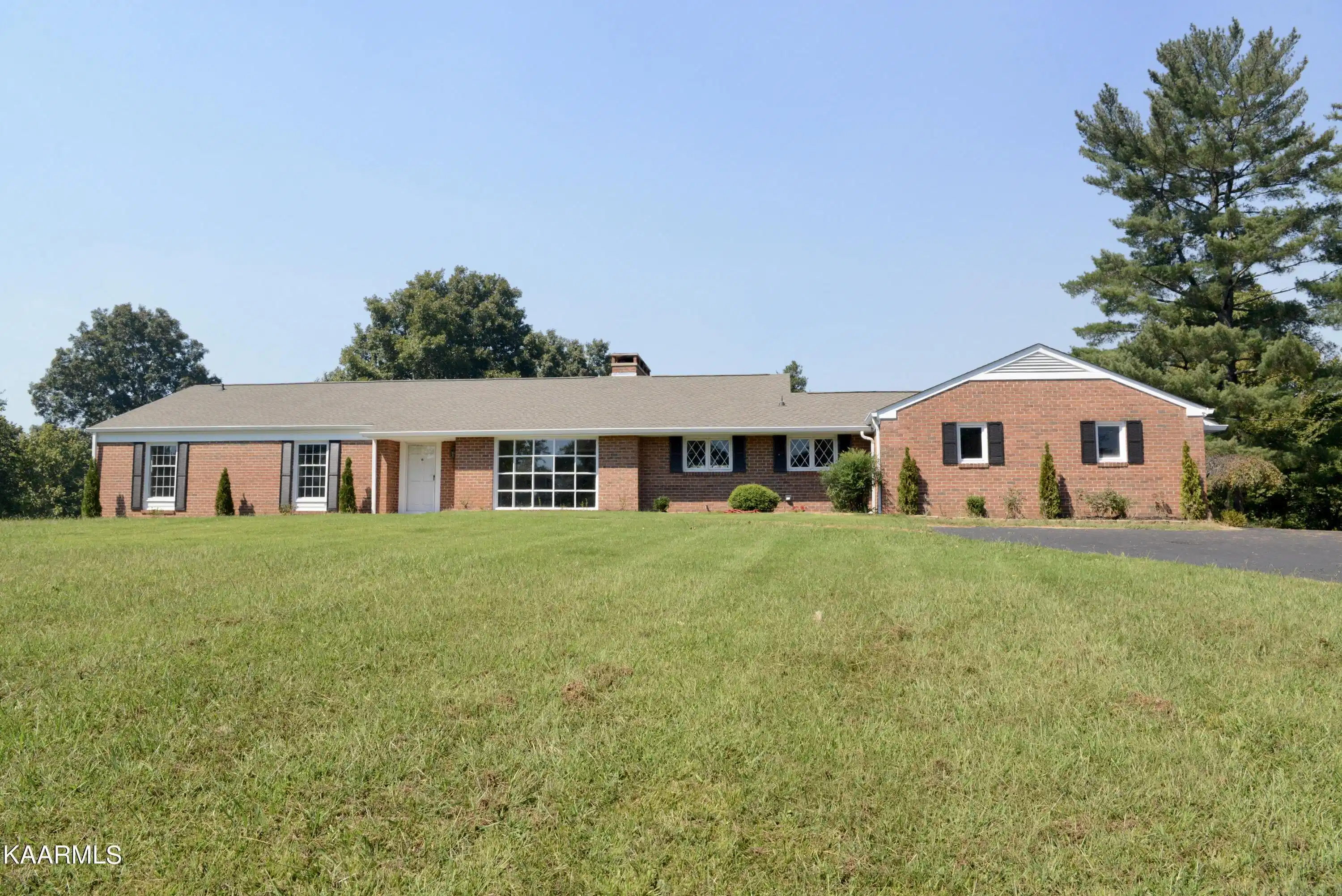 Image 1: 1- Front of house