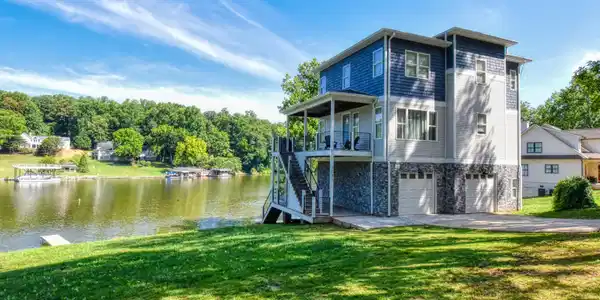 5035 Riversedge Rd