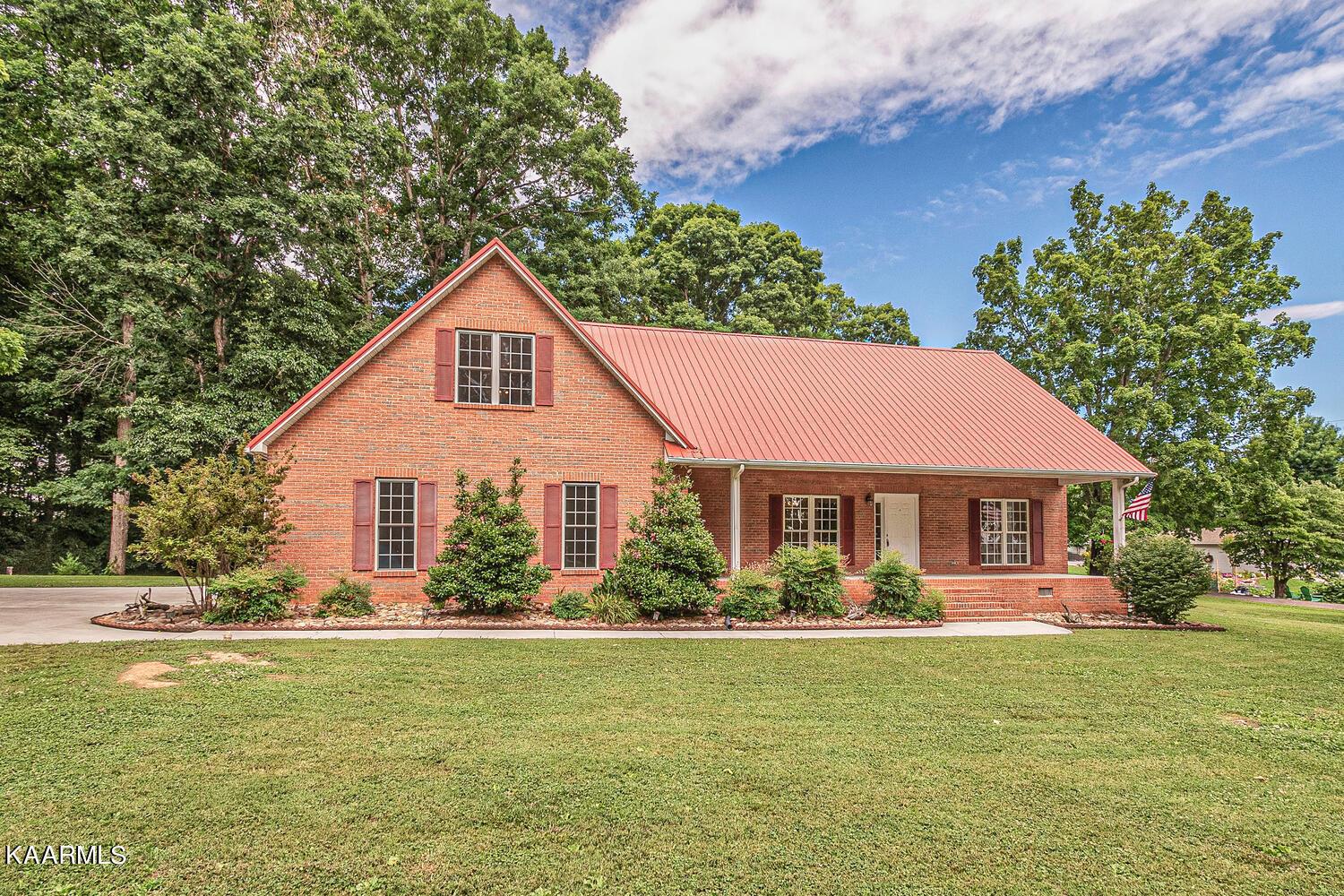 1750 Breezie Point Lane, Dandridge, TN lhrmls01278718