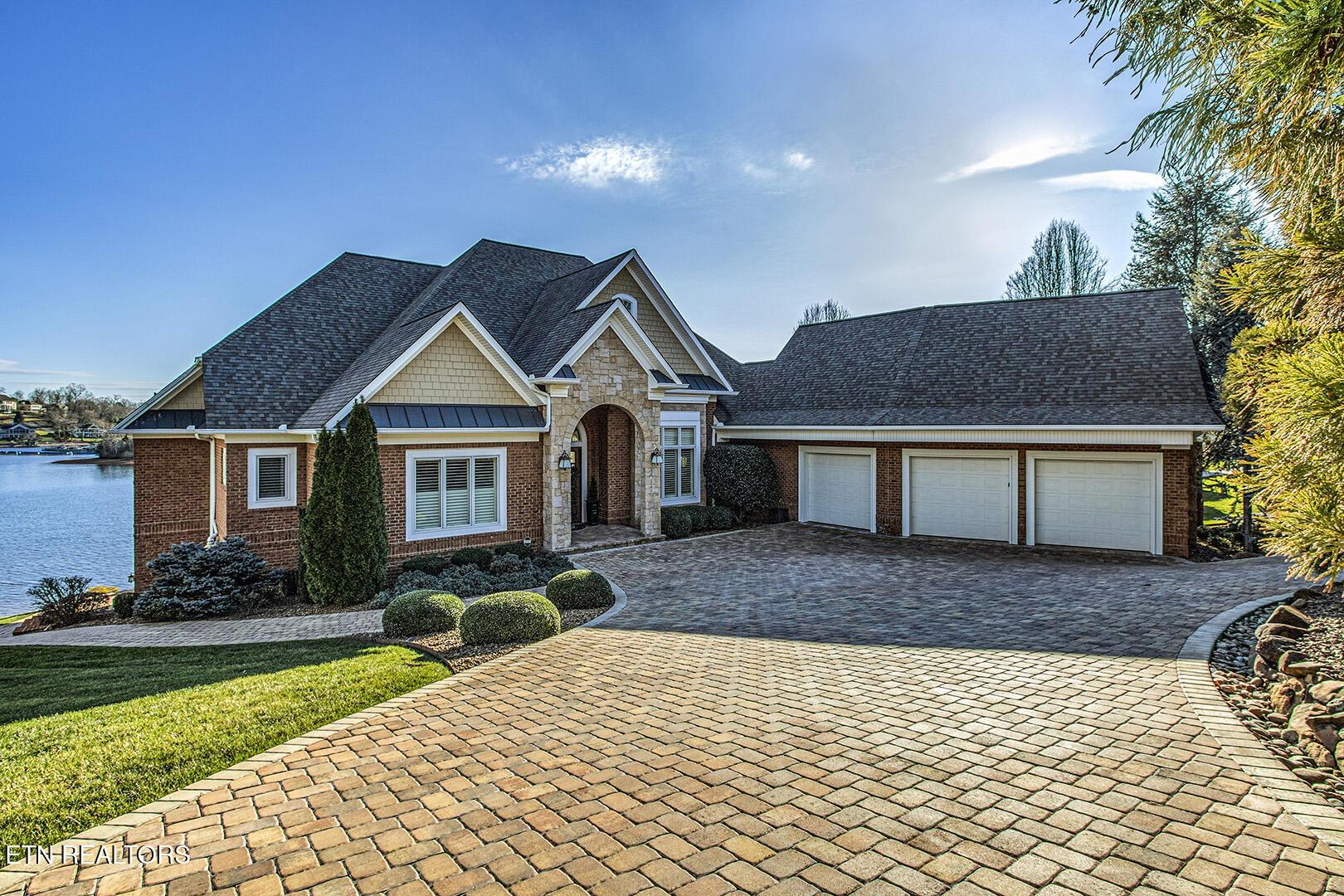 Image 1: 01_204 Tuscarora Lane_FrontLeft