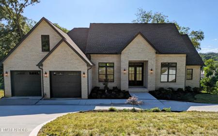 101 Lakeview Place