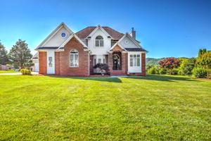 121 Lakeview Place