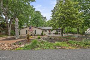 147 Lakeshire Drive