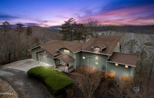 285 Woodside Lane
