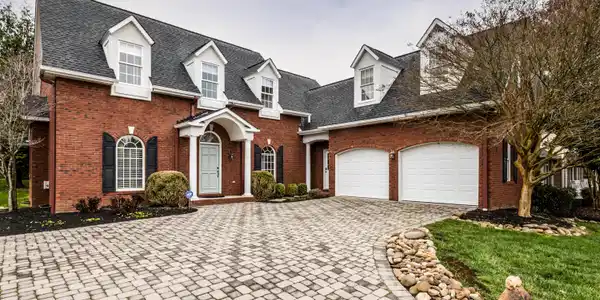 1605 Bayou Bend Way