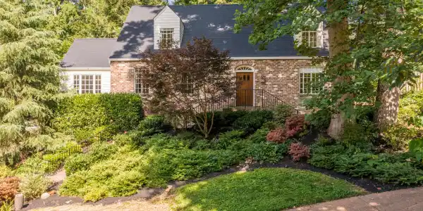 651 Arrowhead Tr