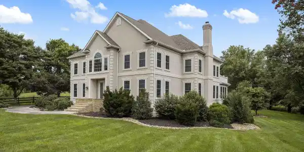 4936 Scenic Point Channel