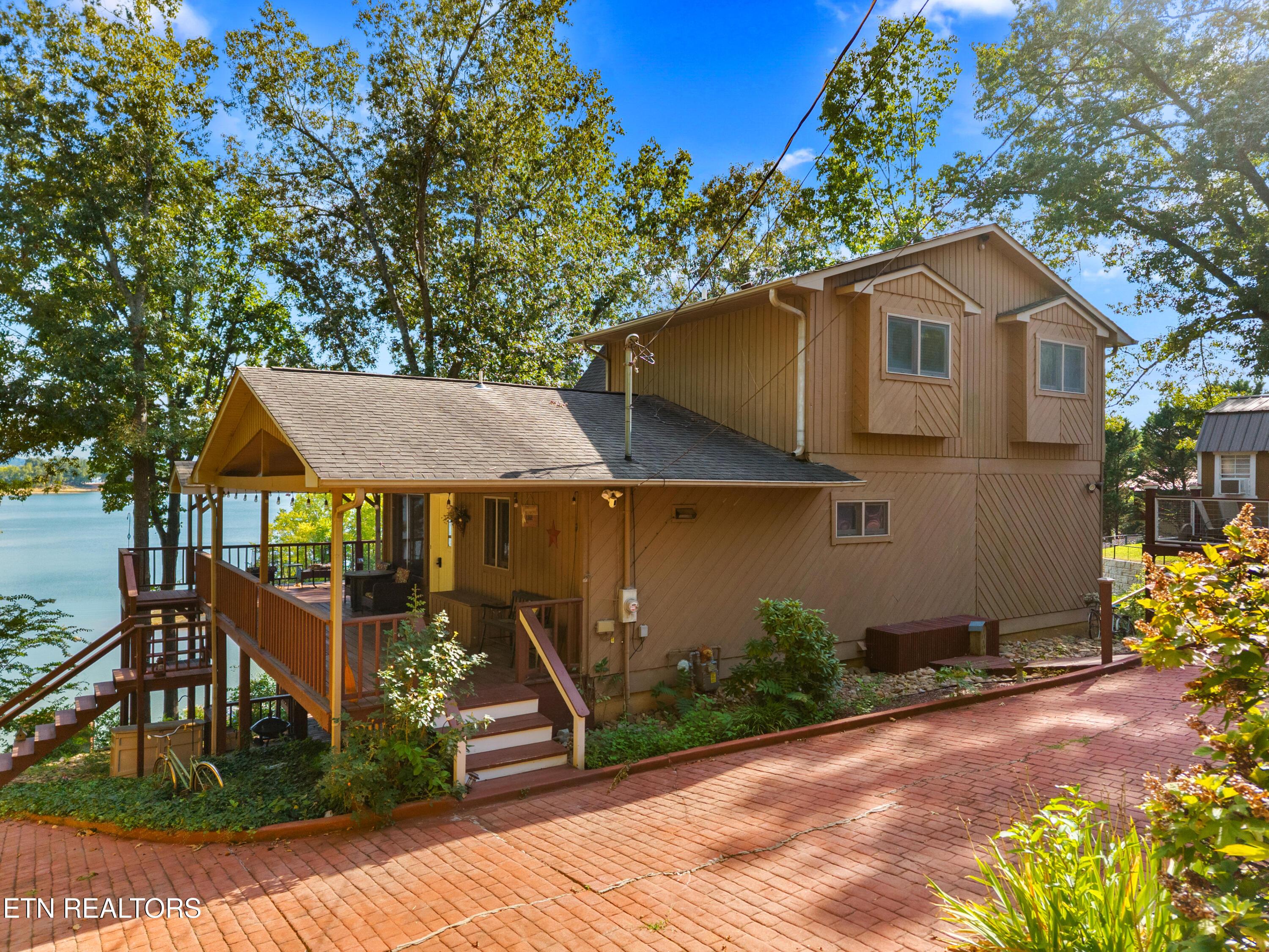 Image 3: 002-833PlainviewDrive-Dandridge-TN-37725