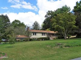 2028 W Velmetta Circle