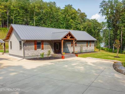 178 Emerald Pointe Circle