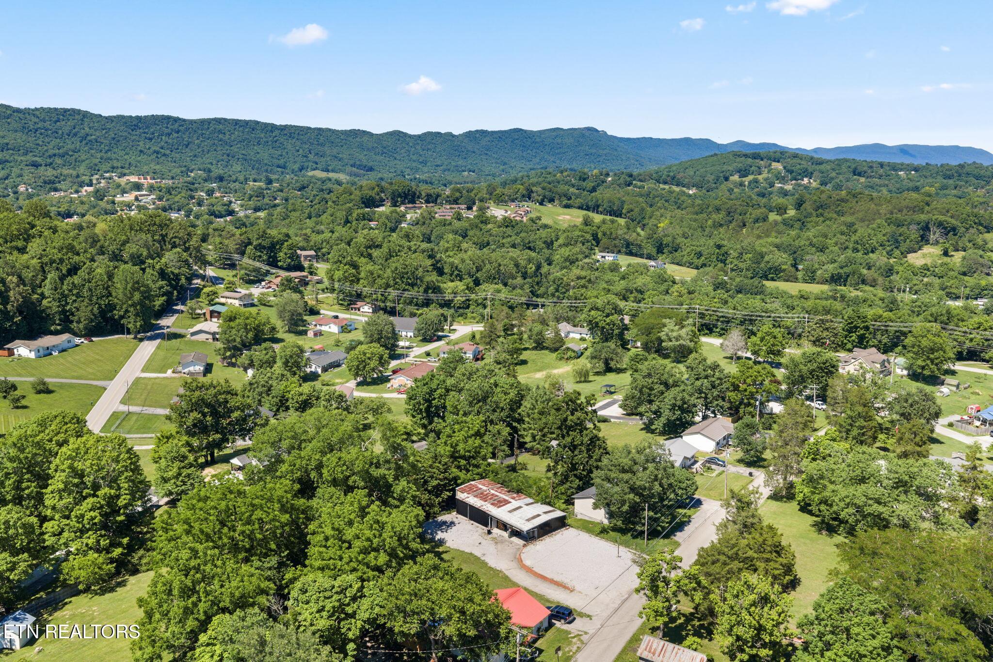 Image 3: 21-web-or-mls-116 Blue Drive--18