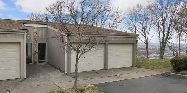 1865 Cherokee Bluff Drive