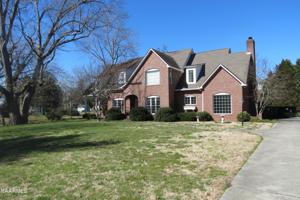 711 Eagle Bend Place