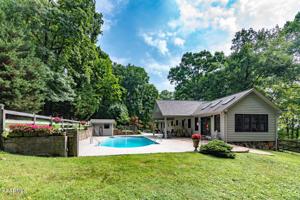 6325 Norwood Rd