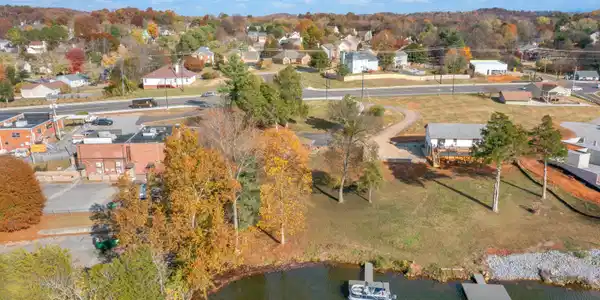711 Concord Rd