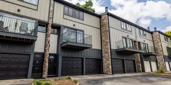 1876 Cherokee Bluff Drive