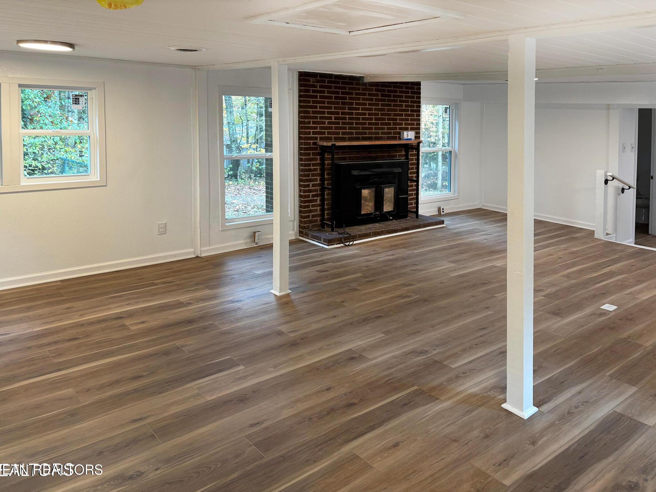 Image 2: 20251111215713052910000000-o