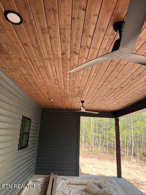 Image 4: Covered Deck