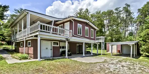 401 Randolph Lane