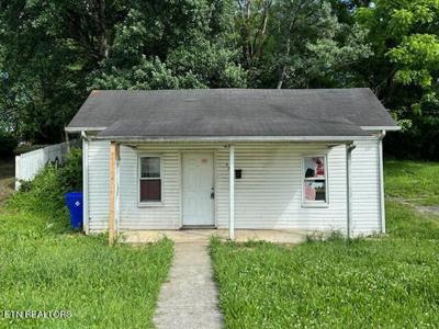 623 N Charles Seivers Blvd