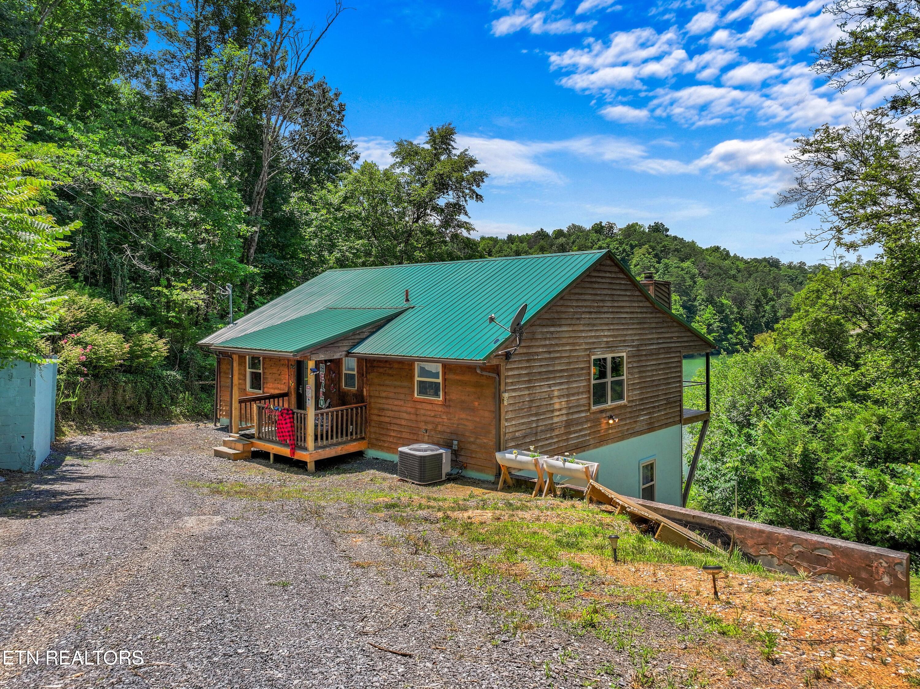 Image 3: 002-2759WildwoodRoad-Dandridge-TN-37725-