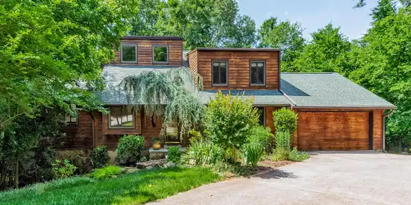 2211 Misty Trace