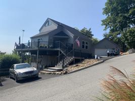 548 Wedgewood Lane