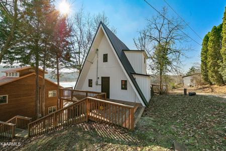 471 Flat Hollow Marina Rd